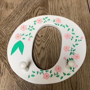 NWOT  O initial hanger